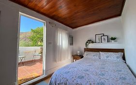 Hostel B&B Charco Azul